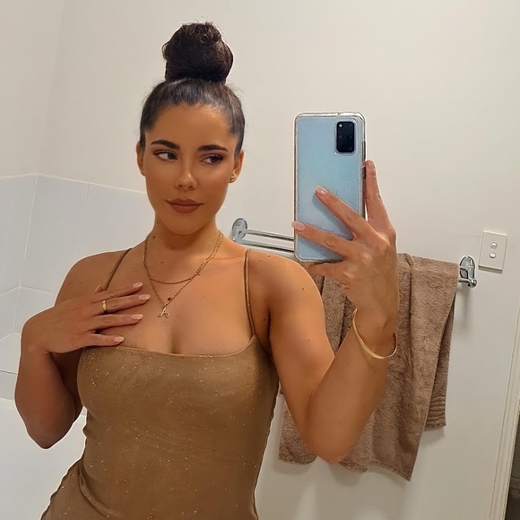 Meet your Posher, Adrienne - Picture 1 of 1